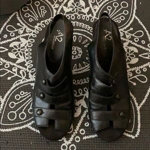 Aerosols black sandal